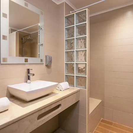 Borda D'agua Aparthotel 3*